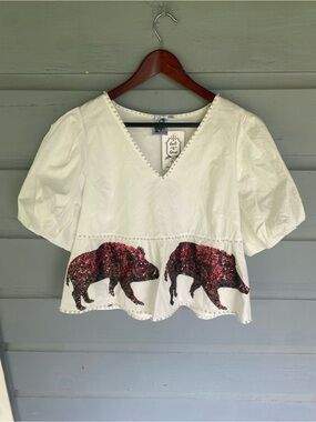 queen of sparkles BNWT razorbacks peplum top Sz M